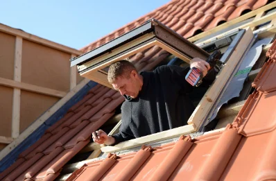 Pose de fenêtres de toit Velux à la Chamba